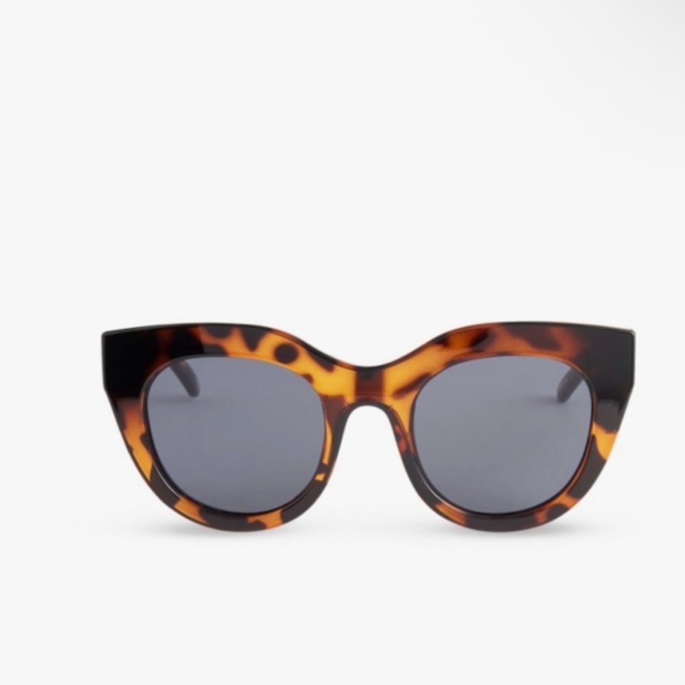 NWOT Le Specs Air Heart cat eye sunglasses Tortoiseshell frame